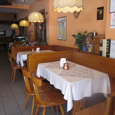 Albergo Leon Bianco Moggio Udinese Extérieur photo