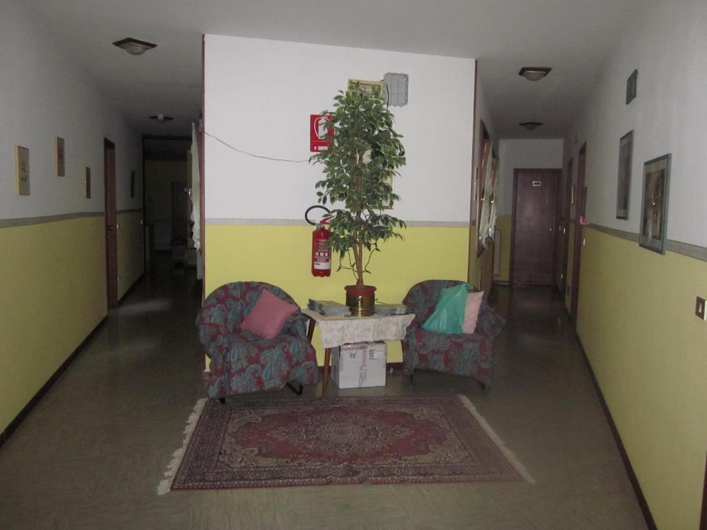 Albergo Leon Bianco Moggio Udinese Extérieur photo